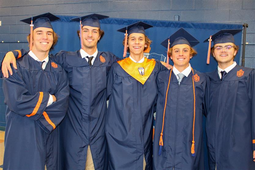 Seniors graduate from Summit High
